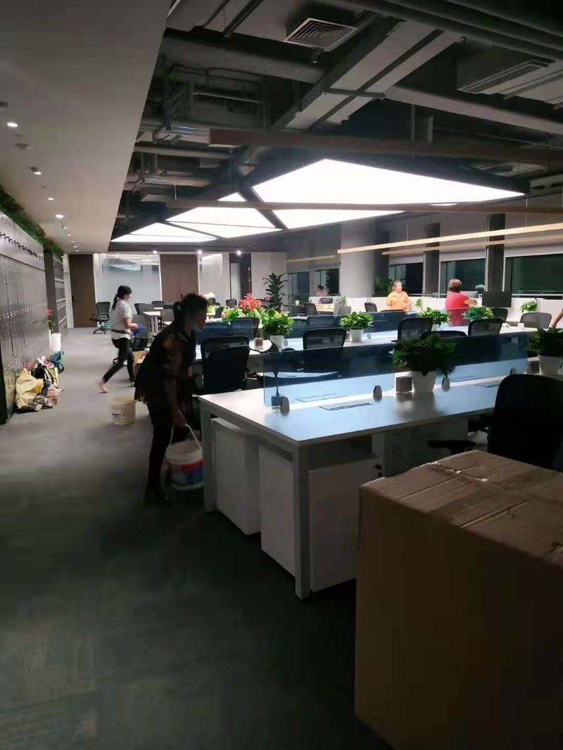 开荒保洁公司，室内保洁，外墙清洗，高空作业的图标